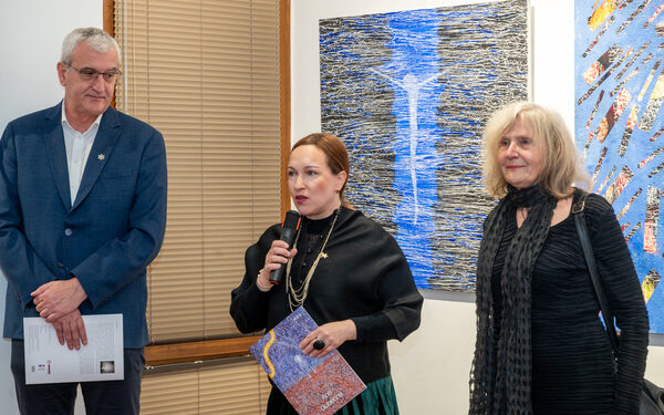 Otvorena je izložba ”Koherencija u Kristocentričnom svemiru” Ane Guberine 11