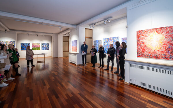 Otvorena je izložba ”Koherencija u Kristocentričnom svemiru” Ane Guberine 14