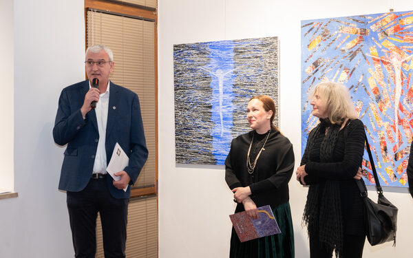 Otvorena je izložba ”Koherencija u Kristocentričnom svemiru” Ane Guberine 23