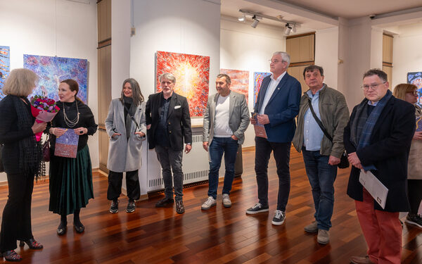 Otvorena je izložba ”Koherencija u Kristocentričnom svemiru” Ane Guberine 32