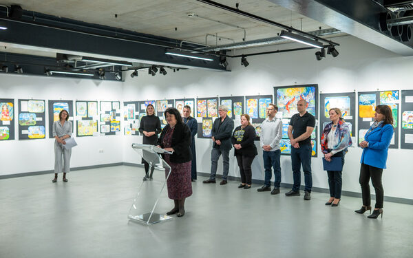 Otvorena izložba „Boje rata i nade: crteži ranjenog djetinjstva“ 36