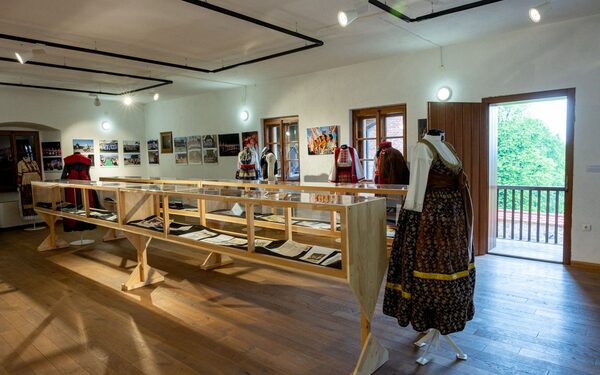 Otvorena izložba „Nit koja pamti – 90 godina Gupčeva naslijeđa: nošnje, glazba i uspomene kroz vrijeme“ 1