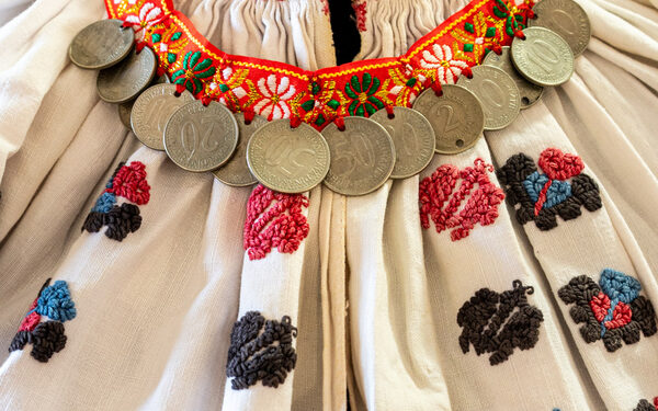 Otvorena izložba „Nit koja pamti – 90 godina Gupčeva naslijeđa: nošnje, glazba i uspomene kroz vrijeme“ 9