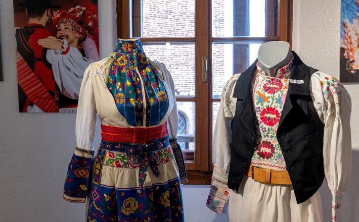 Otvorena izložba „Nit koja pamti – 90 godina Gupčeva naslijeđa: nošnje, glazba i uspomene kroz vrijeme“