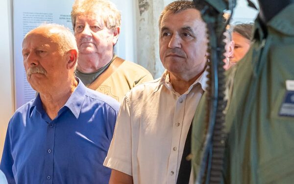 Predstavljena izložba Čuvari hrvatskog neba: 35 godina Hrvatskog ratnog zrakoplovstva 12